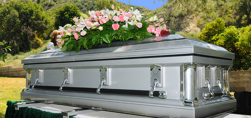 Best Tips for Selecting the Right Funeral Floral Arrangements