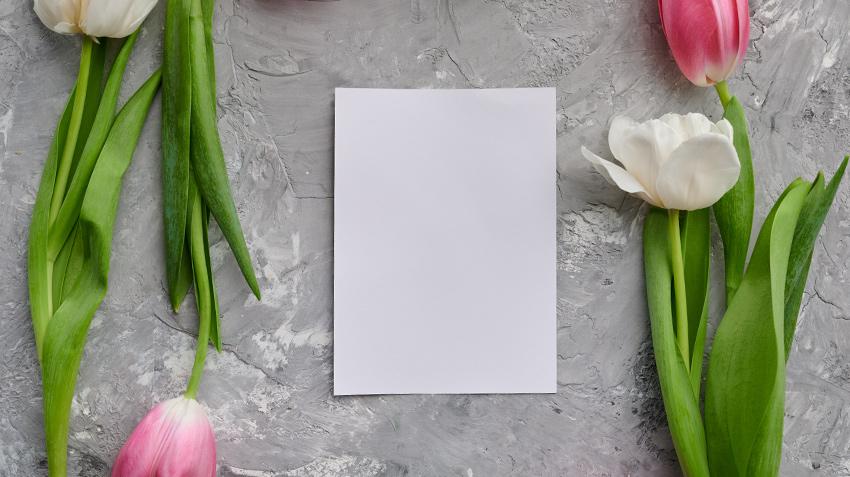 How to Create Meaningful Funeral Home Memorial Cards
